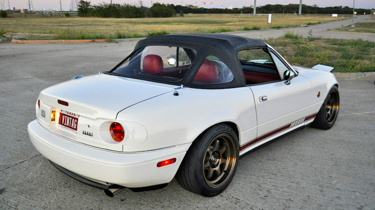 The Hog Ring - Kee Auto Top Miata Three-Window Top