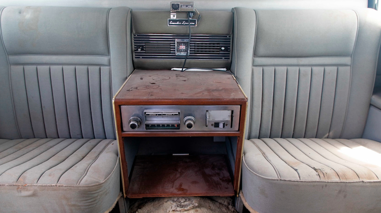 The Hog Ring - Elvis Presley Limo Needs a Good Trimmer