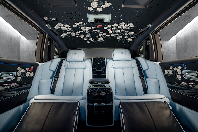 The Hog Ring - Rolls-Royce Rose Phantom