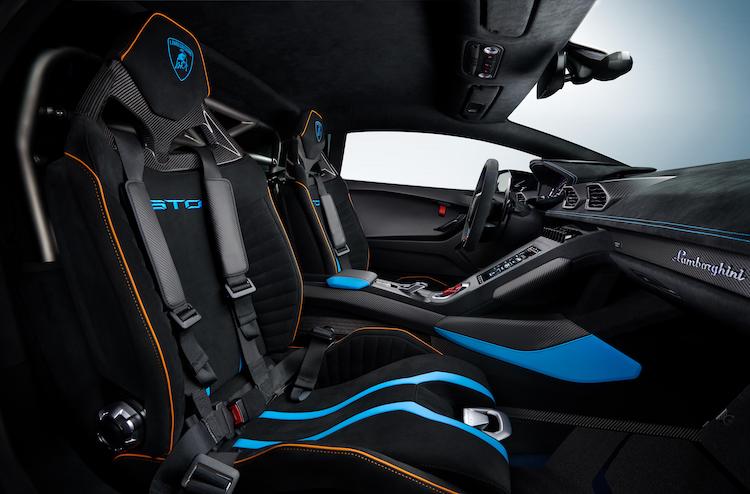 The Hog Ring - Lamborghini Huracan STO Interior