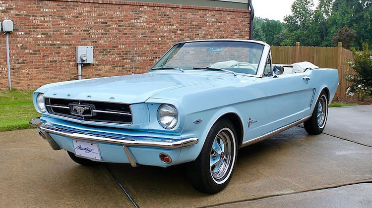 The Hog Ring - Pop the Original Mustang Steering Wheel Cap for a Surprise