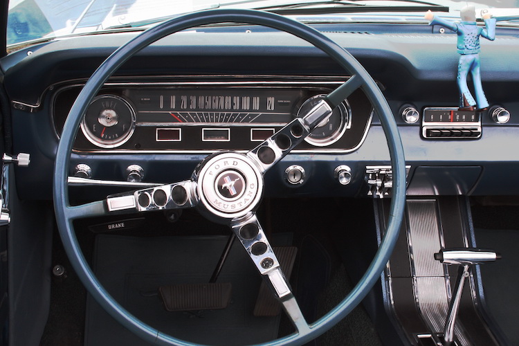 The Hog Ring - Pop the Original Mustang Steering Wheel Cap for a Surprise