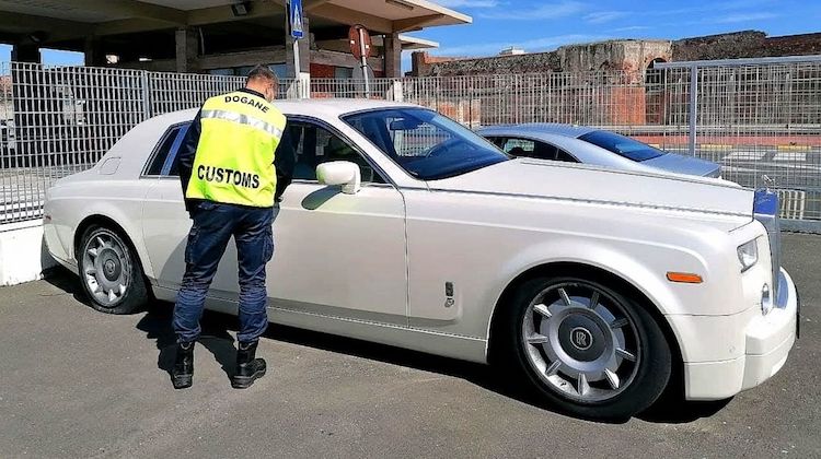 The Hog Ring - Rolls-Royce Seized for Illegal Crocodile Interior